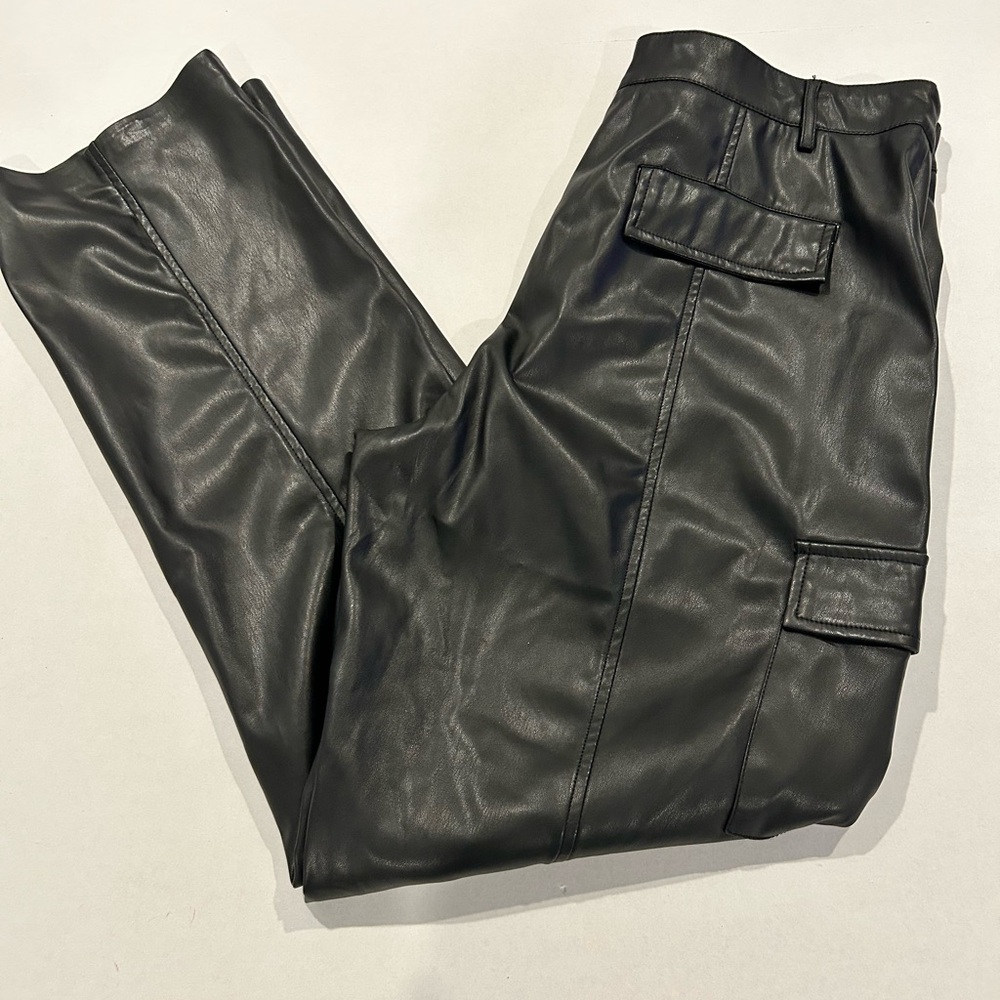 NWT ESQUALO‎ Women’s Black Faux Leather Cargo Pants Size 10